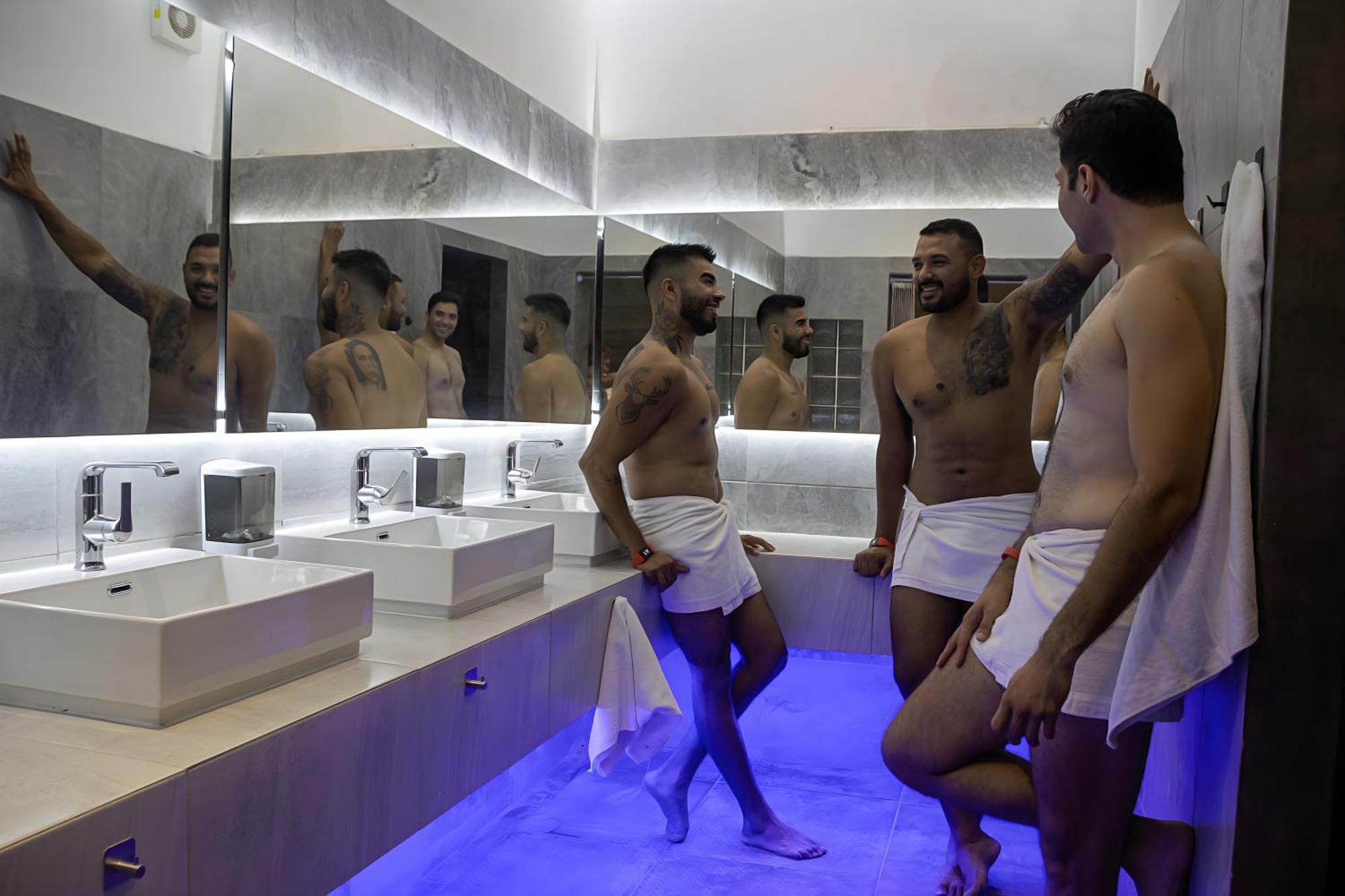 Spartacus Hostel Boutique For Men Puerto Vallarta Exterior photo